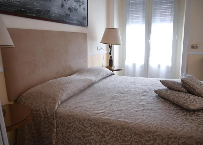 Pagina Storica Di Nápoles