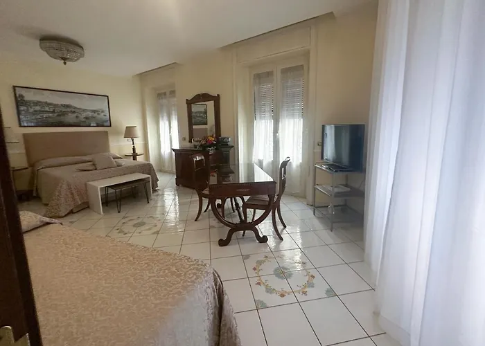 Pagina Storica Di * Nápoles