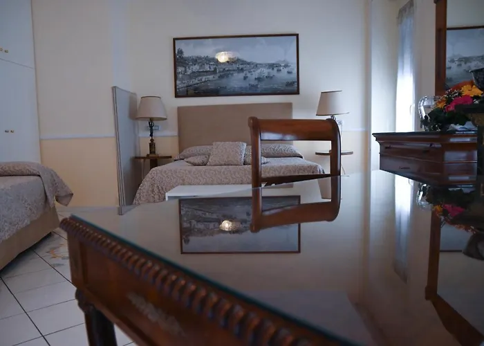 Pagina Storica Di * Nápoles