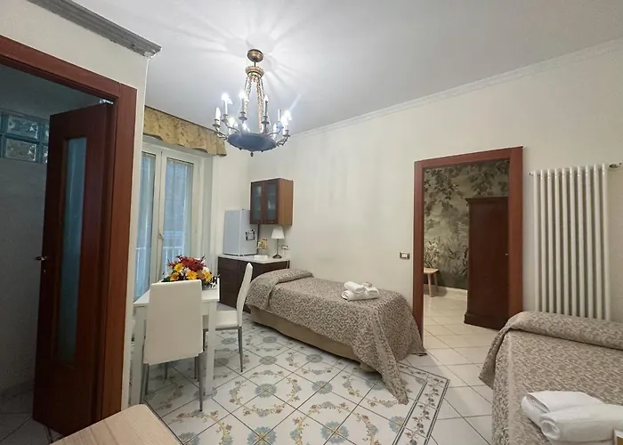 Pagina Storica Di Apartamento Nápoles